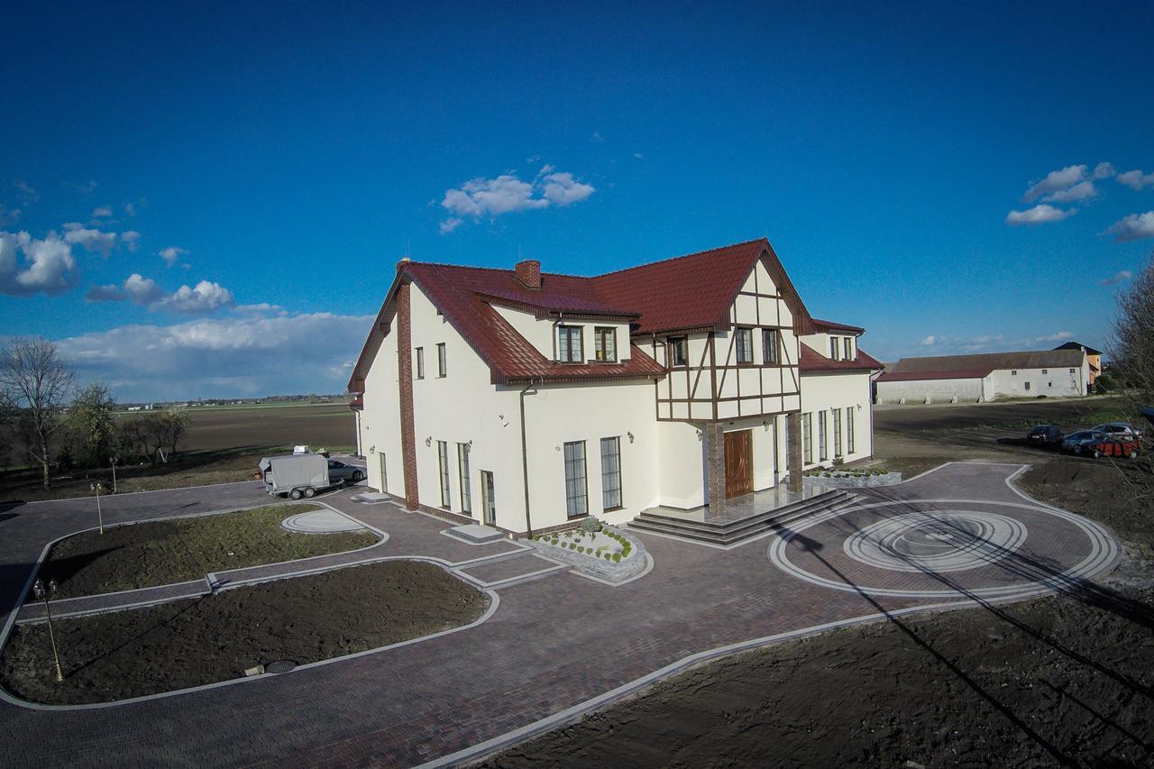 Готель Gosciniec Pod Mlynem Іновроцлав Екстер'єр фото